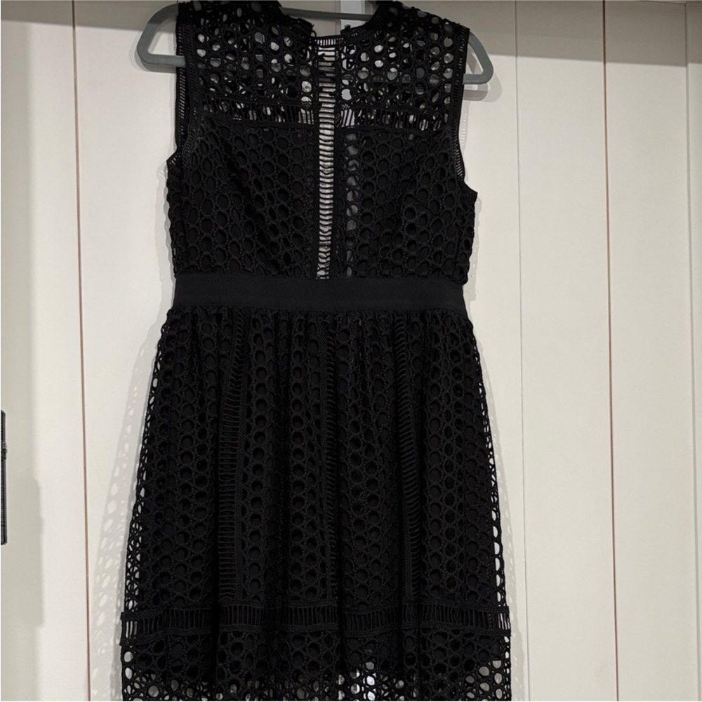 Chic Black Lace Midi Dress